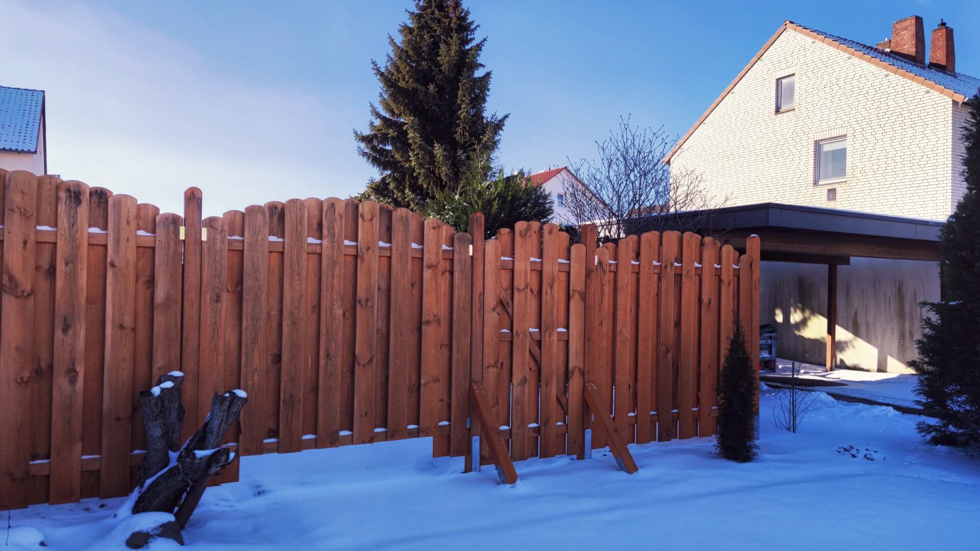 Guide to Fencing Your Yard • Julie & Co. Realty : Julie & Co. Realty